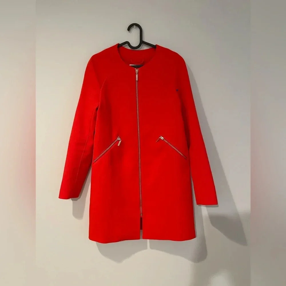 H&M‎ Short zip up coat size 6